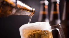 Z veľkého obchodného reťazca môže zmiznúť známe pivo. Výrobcovi po 167 rokoch hrozí koniec