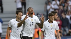 Známy futbalista čelí problémom. Boatengova matka tvrdí, že jej syn týra ženy