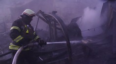 Po ruských útokoch dronmi na Ukrajine hlásia požiare a zranených