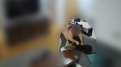 VIDEO: Svojmu malému synovi mal lámať prsty. Polícia zverejnila šokujúce zábery z týrania jeho psov