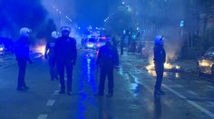 Maročania si víťazstvo poriadne „vychutnali“: Podpaľovali autá a rozbíjali výklady