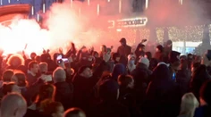 VIDEO: Demonštranti ovládli holandský Rotterdam. Polícia spustila varovnú streľbu, hlásia zranených