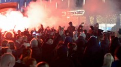 VIDEO: Demonštranti ovládli holandský Rotterdam. Polícia spustila varovnú streľbu, hlásia zranených
