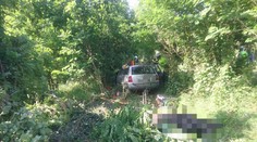 Auto skončilo mimo cesty, nehodu neprežil Macedónčan (†43)
