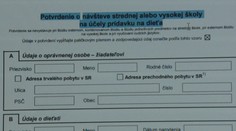 Napriek zmene, viaceré úrady pýtajú od rodičov potvrdenia o návšteve školy
