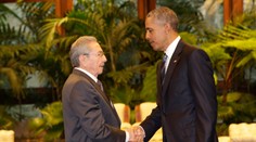 Barack Obama sa v Havane stretol s kubánskym prezidentom Raúlom Castrom