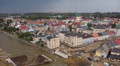 Počas upratovania po ničivých povodniach v Poľsku našli dve telá