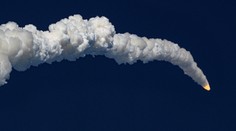FOTO+VIDEO: Štart rakety k Mesiacu očami fotografov. Pozrite si všetky kľúčové momenty začiatku misie Artemis II