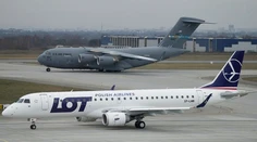V Poľsku pristáli tri lietadlá C-17A Globemaster III s americkými výsadkármi