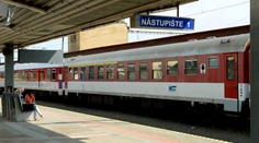 Mimoriadna udalosť pri Varíne: Rušňovodič prešiel návestidlo „Stoj“, vlak zastavil po takmer 200 metroch