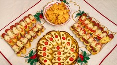 Vyskúšajte retro pohostenie na Silvestra: Plnené vajíčka, syrovú roládu i retro chlebíčky