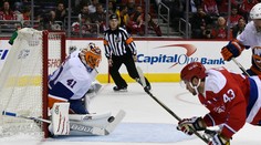 Halák so 40. shutoutom v kariére, znovuzrodený Hossa opäť rozhodol