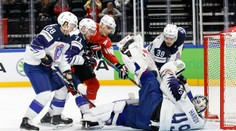 Francúzi Slovákom nepomohli, Švajčiari im nedali šancu a postupujú