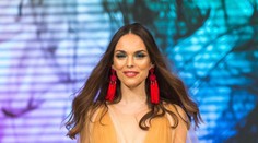 Slovenskú sexy modelku zradili šaty. Ukázala holé prsia aj zadok