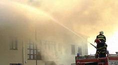 Škôlku a úrad v Nových Sadoch zachvátil požiar. Jedno dieťa vyniesli v poslednej chvíli