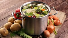 Silný vývar pre pohladenie tela i duše. Ktorej zelenine sa treba vyhnúť?