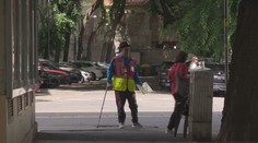 Ponúkajú im možnosť, ako si udržať ľudskú dôstojnosť. Strávili sme deň s pouličnými predajcami časopisov