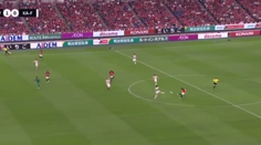 Frajer na záver: V Japonsku padol gól z polovice ihriska. Brankár sa ocitol v netradičnom priestore