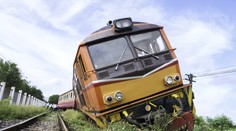 Terorizmus po česky: Muž spôsobil zrážky vlakov so stromami, aby sa ľudia báli moslimov