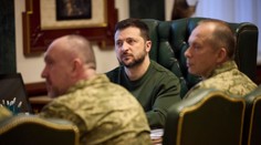 Francúzi nám idú na pomoc, tvrdil veliteľ ukrajinskej armády. Ešte nie je rozhodnuté, korigoval jeho slová Zelenskyj