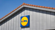 VIDEO: Bitka v predajni Lidl kvôli lacným slnečníkom. Konflikt medzi zákazníkmi si vyžiadal zásah polície