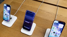 „Vyhodili ma, tak idem vyzradiť ich tajomstvá.“ Podvodníci lákajú na lacné iPhony, zneužívajú meno známeho predajcu