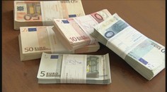 Vyčíslili účet za vládne predvolebné rozdávanie. Ak návrhy prejdú, náš dlh sa zvýši