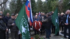 Pri hrobe Jozefa Tisa sa klaňali trestanci aj poslanci