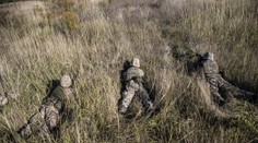 Postup Ukrajincov sa zastavil, Rusi už húfne neutekajú. Môže za to aj obdobný rozkaz, akým naháňal hrôzu Stalin