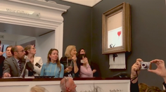 Banksyho žartík s obrazom predsa nevyšiel. Video ukazuje, čo sa malo stať