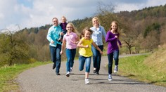 Mesačne dostanú mnohé Slovenky 180 eur navyše. Minister predstavil radikálny plán, úspech je otázny