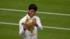 Žiak porazil učiteľa: Alcaraz vyhral Wimbledon, Djokovič Federera nedorovnal