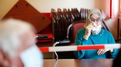 Osamelí starkí sa v zariadeniach sociálnych služieb neraz stanú obeťou