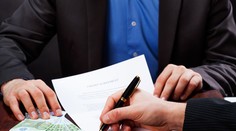 Pri podvode s DPH mu vraj pomáhali Smeráci a policajti. Tí to popierajú