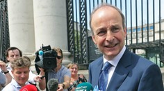 Za nového írskeho premiéra bol zvolený Micheál Martin, líder strany Fianna Fáil