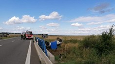 Pri nehode neďaleko Trebišova zomrela žena (†58). Polícia nevie, kto auto šoféroval