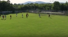 VIDEO: Brankár smoliar zo slovenskej okresnej súťaže. Videli ste už takýto gól?