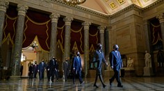 Proces impeachmentu s Trumpom je v súlade s ústavou. Senátori odhlasovali jeho pokračovanie