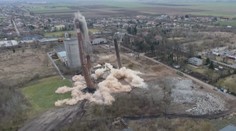 Definitívny koniec legendy. Pri Leviciach odpálili komíny vychýreného 130-ročného cukrovaru