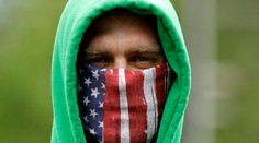 V USA pribudlo za posledných 24 hodín 820 úmrtí na nový koronavírus