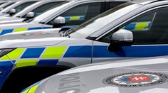 Policajti už nenabíjajú iba zbrane, ale aj autá. Na oddeleniach v týchto dňoch pribúdajú nabíjacie stanice