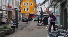 Dráma v Nemecku: Auto vletelo na pešiu zónu, zastavil ho až náraz do domu. Hlásia osem zranených
