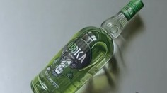 Položená fľaša alkoholu? Neverte ani vlastným očiam!