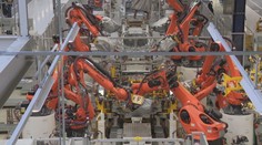 Vnútená elektromobilita sa rúca ako domček z karát. Podľa automobiliek sú ciele pre zníženie emisií nesplniteľné