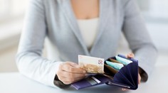 Ženy na Slovensku zarábajú menej a majú nižšie dôchodky. Odborníčka radí, ako získať finančnú istotu