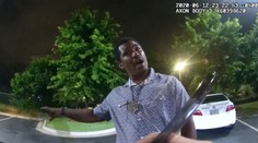 VIDEO: Policajti v USA zabili ďalšieho Afroameričana pri zatýkaní. Protesty sa ešte viac vyostrili