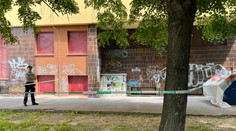 V Bratislave vypadlo z okna dieťa (4). Skončilo v nemocnici