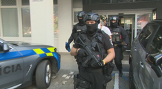 NAKA po razii odviedla v putách dvoch mužov. Našim zdrojom zo seredského podsvetia sú dobre známi