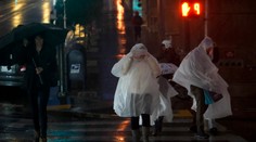 Kaliforniu potrápili silné dažde a veterná smršť, zlé počasie bude pokračovať