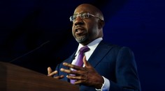 Demokrati si víťazstvom v Georgii zabezpečili tesnú väčšinu v Senáte